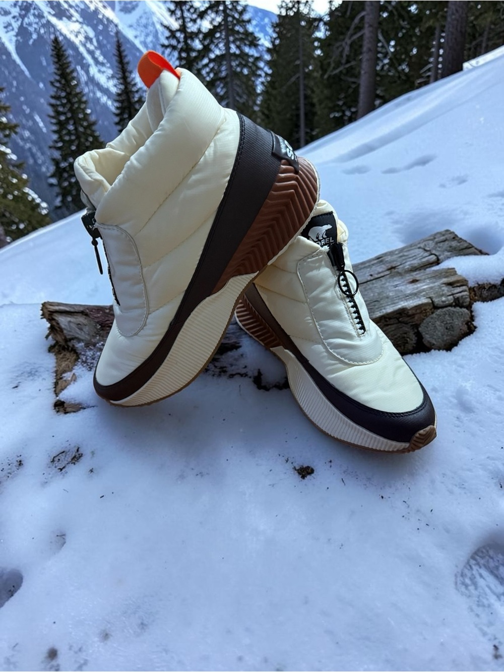 Sorel Out N About Puffy Zip Waterproof Snow Boots Womens 7.5Cream Puffer Winter